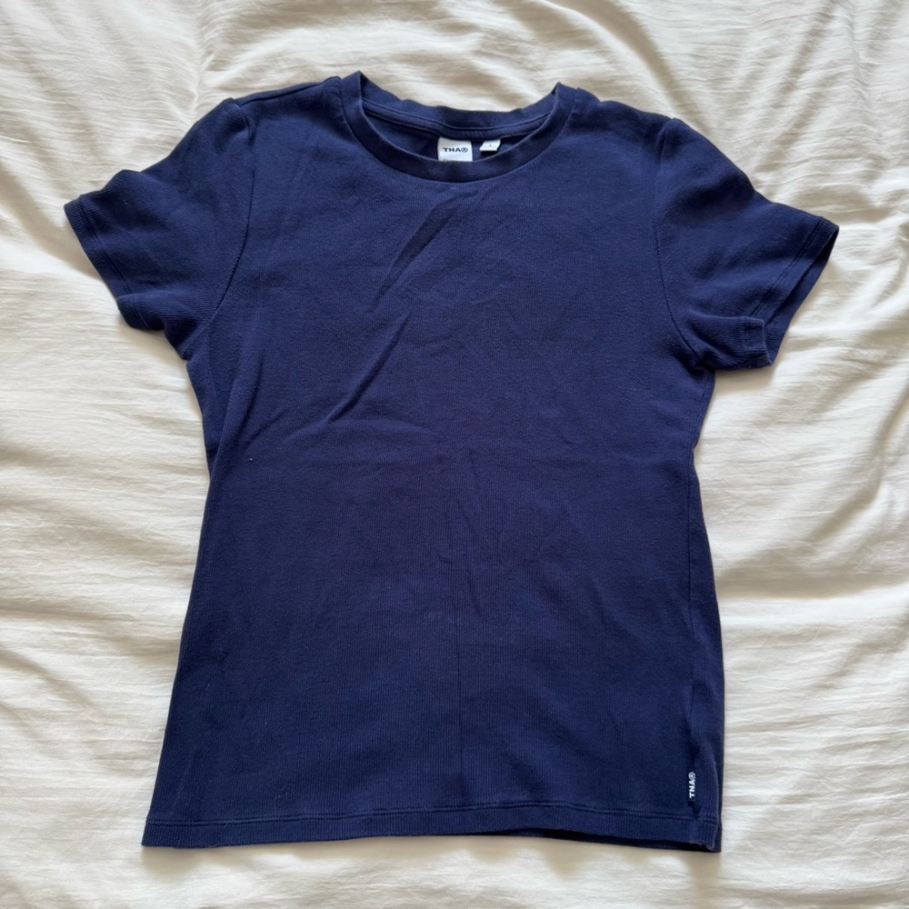 Aritzia TNA ribbed tee
